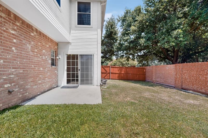 300 Cosbie Drive, Irving TX 75063 - Photo 31