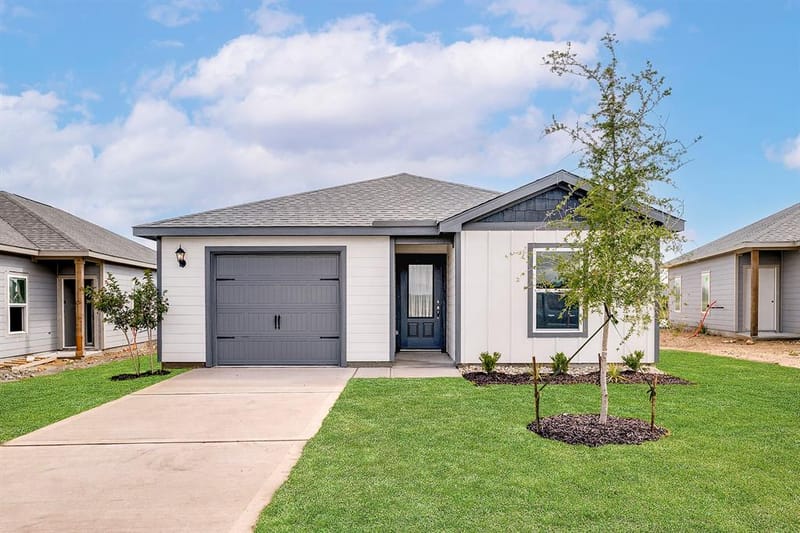 8316 White Wolf Trail, Ponder TX 76259