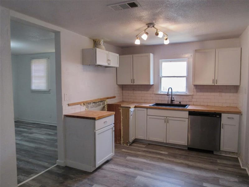 2705 Summer Avenue, Waco TX 76708 - Photo 8