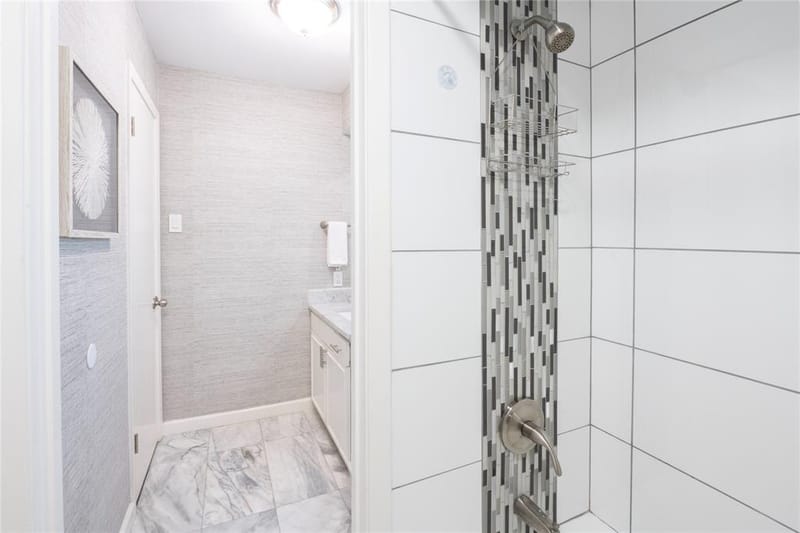 9716 Ravensway Drive, Dallas TX 75238 - Photo 17