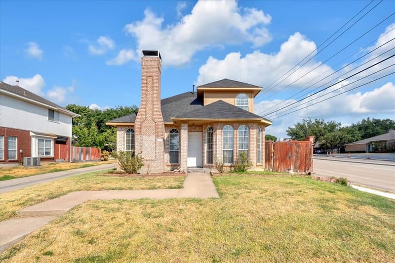 2200 Meadowstone Drive, Carrollton TX 75006 - Photo 2