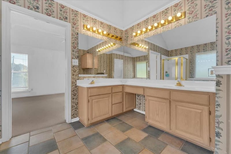 2200 Meadowstone Drive, Carrollton TX 75006 - Photo 10