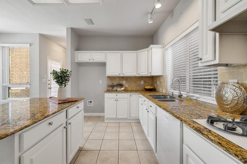 7621 Brookview Drive, Frisco TX 75034 - Photo 14