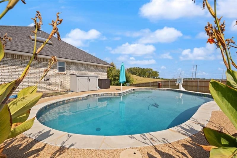 10200 Fieldcrest Drive, Benbrook TX 76126 - Photo 36