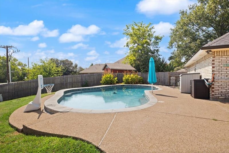 10200 Fieldcrest Drive, Benbrook TX 76126 - Photo 38