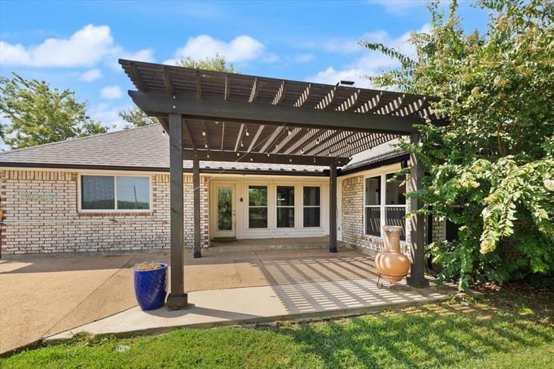 10200 Fieldcrest Drive, Benbrook TX 76126 - Photo 33