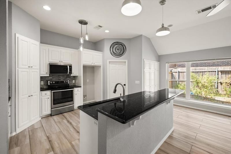 10200 Fieldcrest Drive, Benbrook TX 76126 - Photo 18