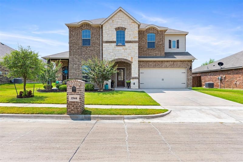 1544 Signature Drive, Weatherford TX 76087 - Photo 2