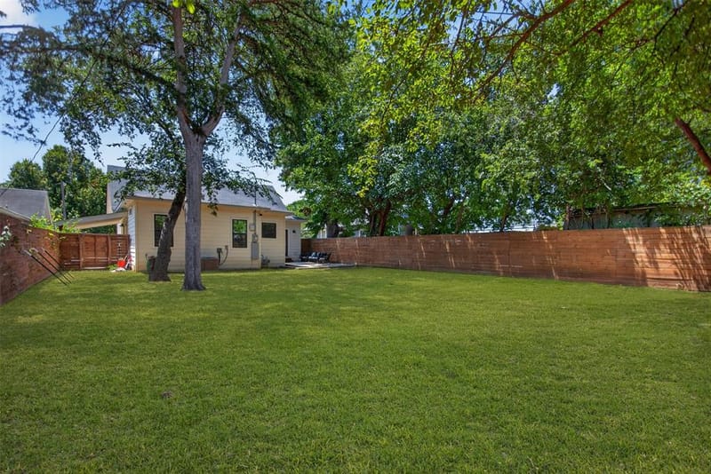 2511 Gladstone Drive, Dallas TX 75211 - Photo 23