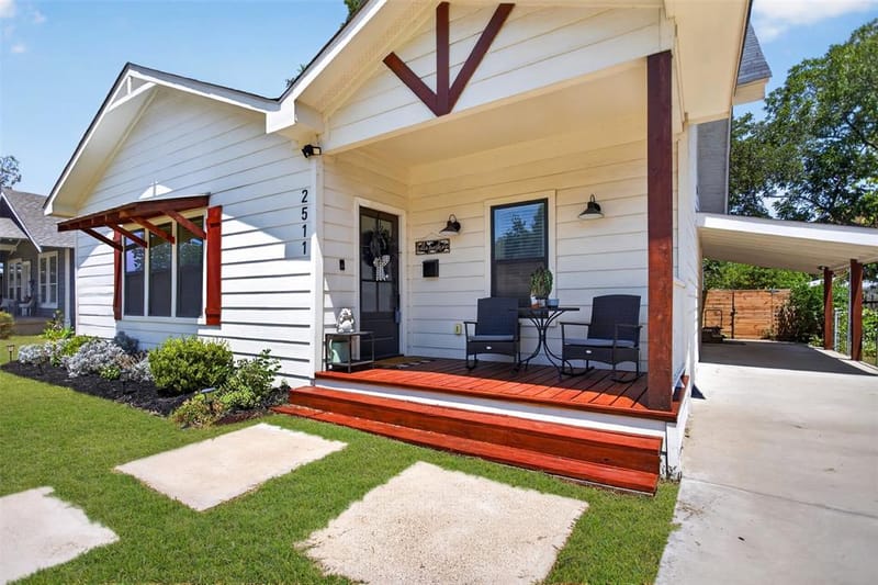 2511 Gladstone Drive, Dallas TX 75211