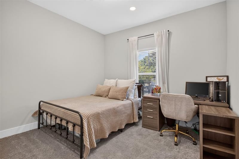 2511 Gladstone Drive, Dallas TX 75211 - Photo 20