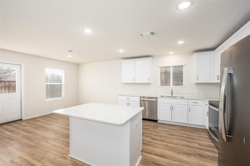 321 Glenwick Lane, Van Alstyne TX 75495 - Photo 7