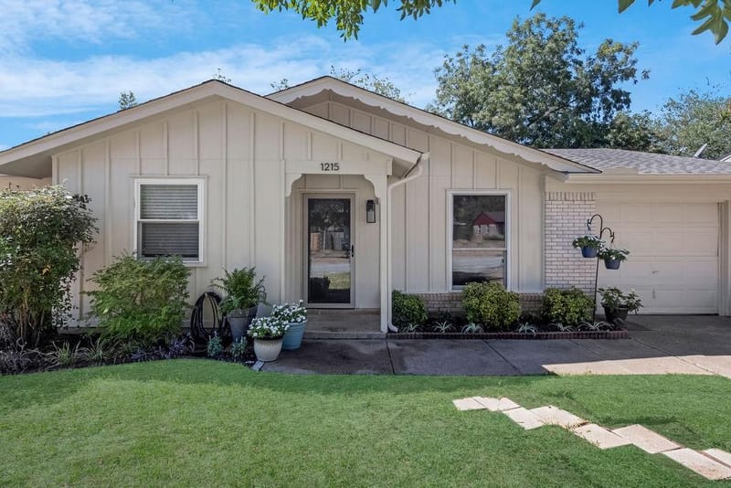 1215 Aransas Drive, Euless TX 76039
