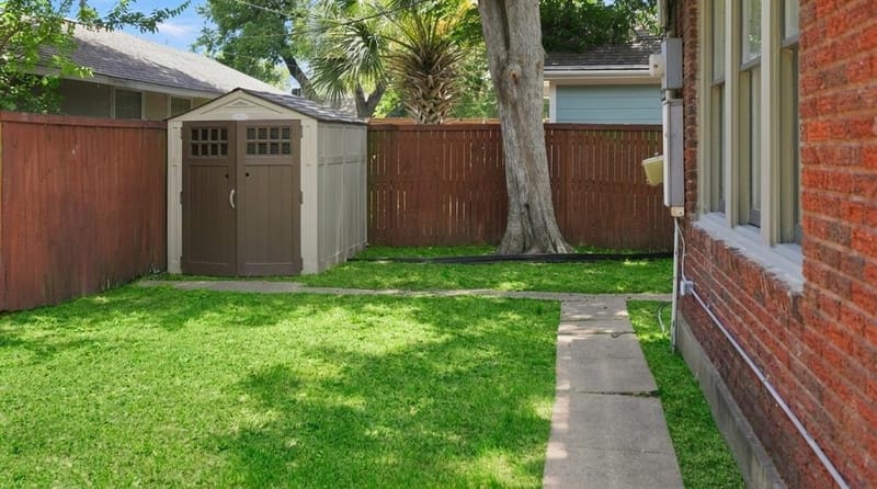 826 Cedar Hill Avenue, Dallas TX 75208 - Photo 24