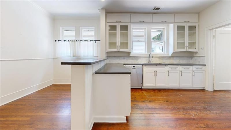 826 Cedar Hill Avenue, Dallas TX 75208 - Photo 8