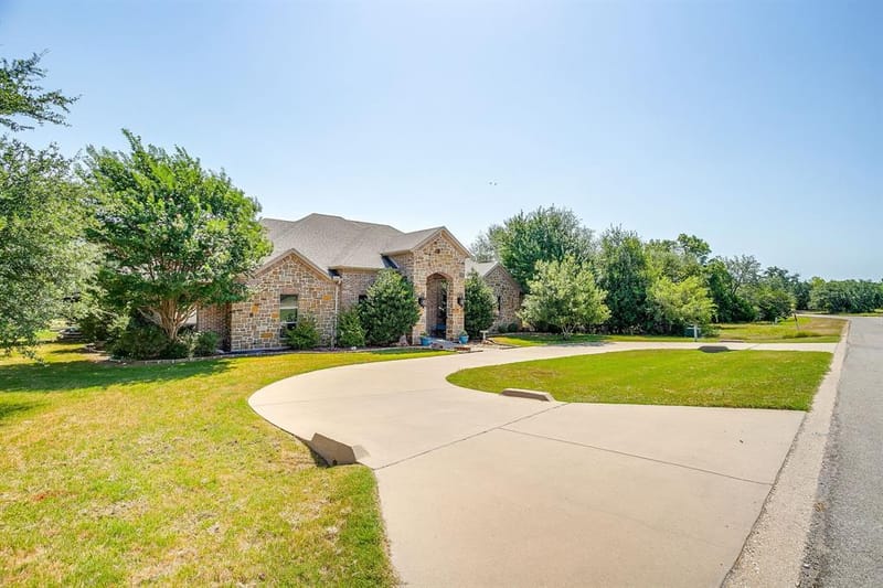 8401 Fullerton Drive, Cleburne TX 76033 - Photo 6