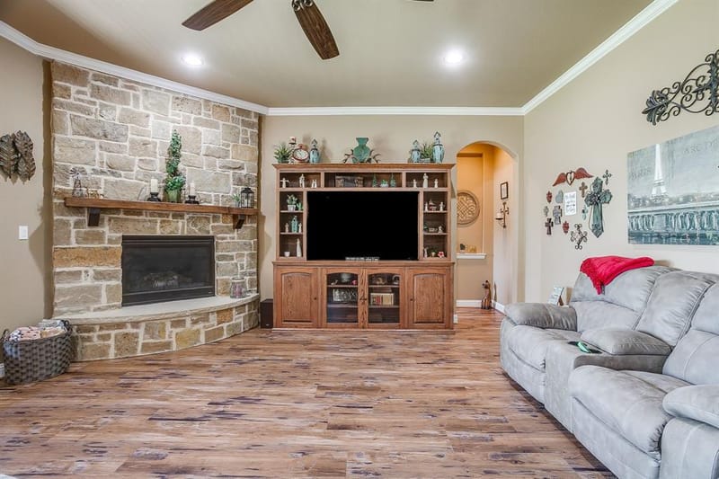 8401 Fullerton Drive, Cleburne TX 76033 - Photo 9