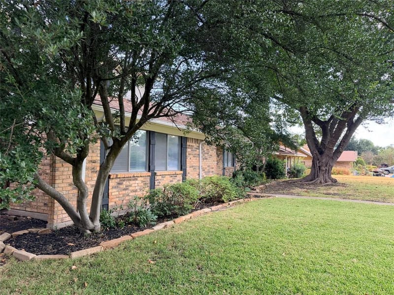 3837 Shadycreek Drive, Garland TX 75042 - Photo 2