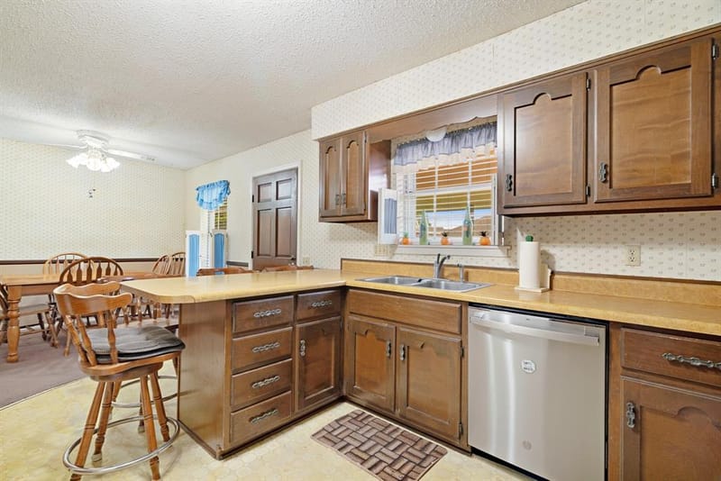 3450 Vagas Drive, Paris TX 75462 - Photo 8