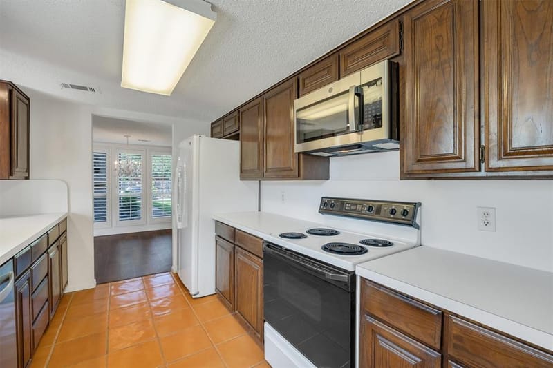 2906 Wayside Drive, Bedford TX 76021 - Photo 18