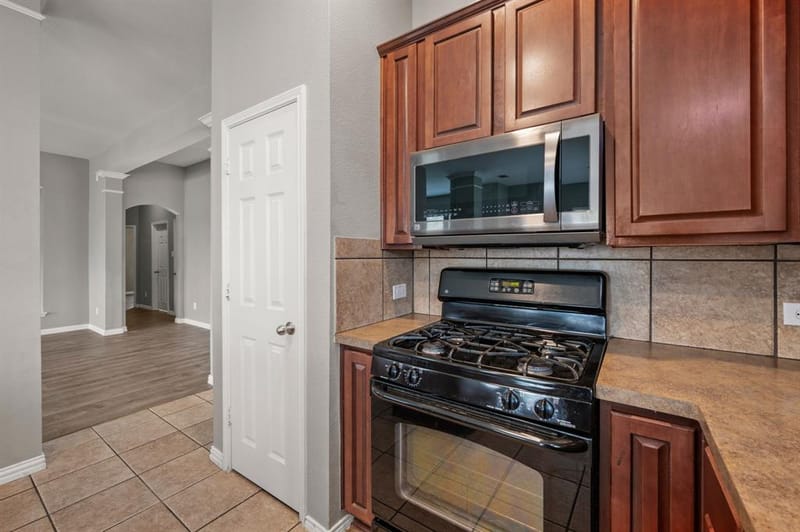 1205 Hickory Bend Lane, Fort Worth TX 76108 - Photo 9