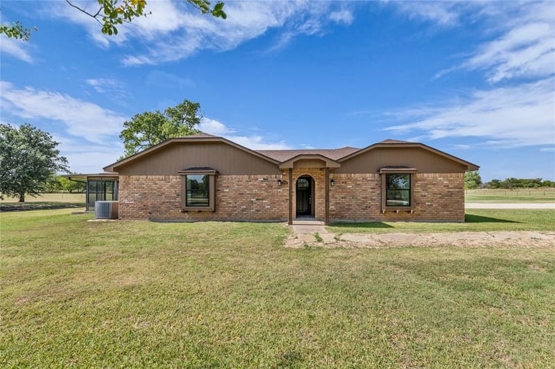 299 Aggie Way, China Spring TX 76633 - Photo 2