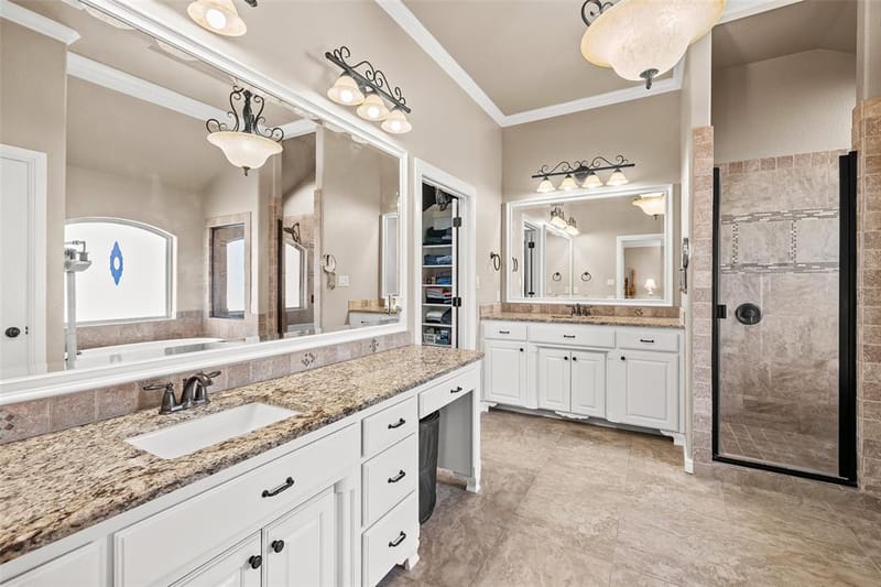 427 River Bank Lane, Granbury TX 76049 - Photo 17