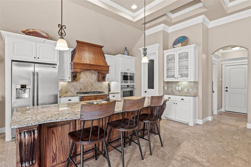 427 River Bank Lane, Granbury TX 76049 - Photo 3