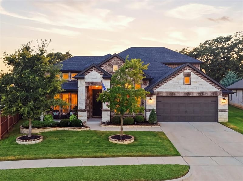 1041 Legacy Oaks, Joshua TX 76058