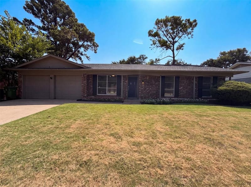 2136 Mountainview Drive, Hurst TX 76054