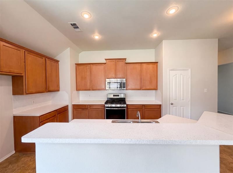 632 Stirrup Bar Drive, Fort Worth TX 76179 - Photo 6