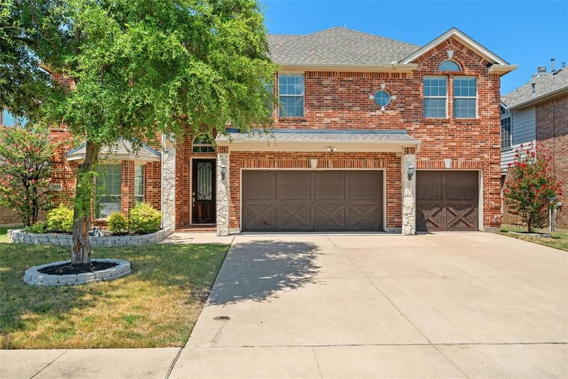 2932 Montalbo, Grand Prairie TX 75054 - Photo 2