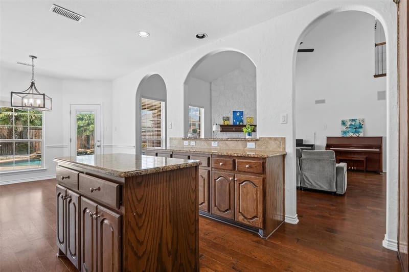 2932 Montalbo, Grand Prairie TX 75054 - Photo 12