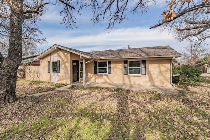 1721 Kay Avenue, Bridgeport TX 76426 - Photo 2
