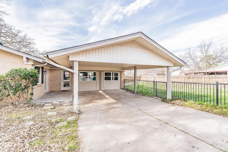 1721 Kay Avenue, Bridgeport TX 76426 - Photo 11