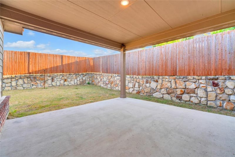 7337 Howling Coyote Lane, Fort Worth TX 76131 - Photo 32