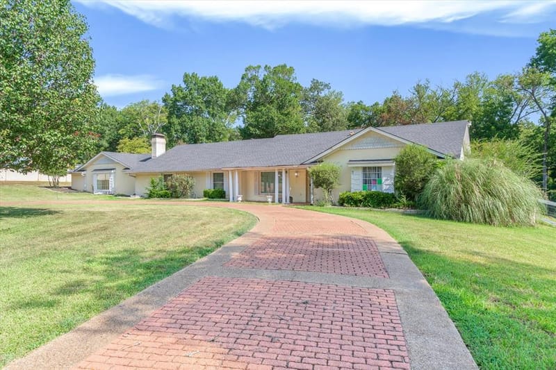 522 W High Street, Grand Saline TX 75140