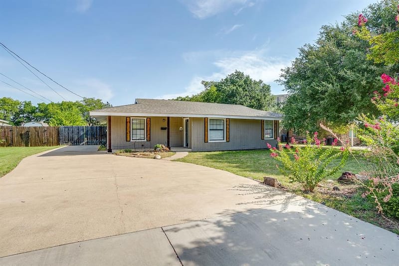 204 W Northern Avenue, Saginaw TX 76179 - Photo 2
