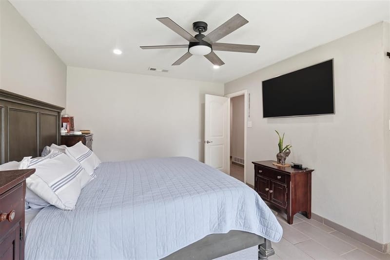 1104 Monterrey Street, Bedford TX 76022 - Photo 23