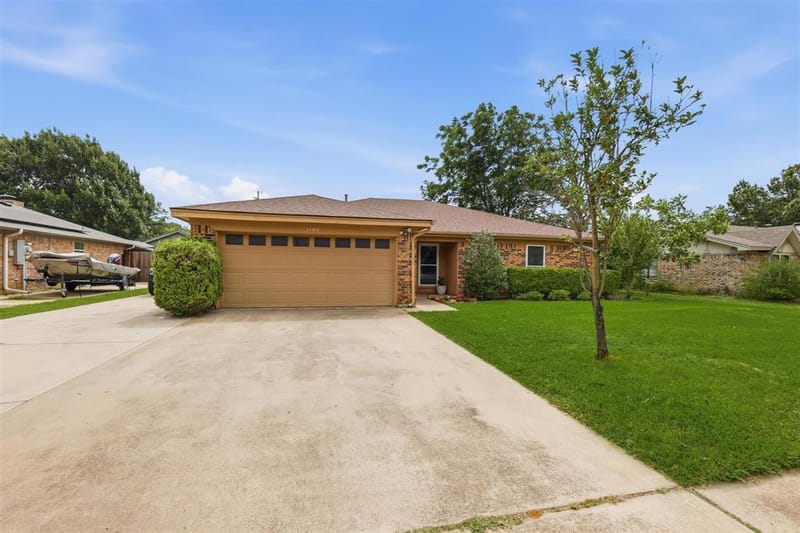 1104 Monterrey Street, Bedford TX 76022 - Photo 6