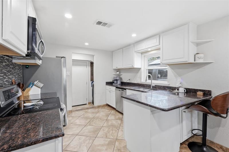 1104 Monterrey Street, Bedford TX 76022 - Photo 17