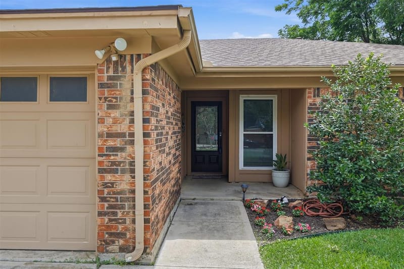 1104 Monterrey Street, Bedford TX 76022 - Photo 7