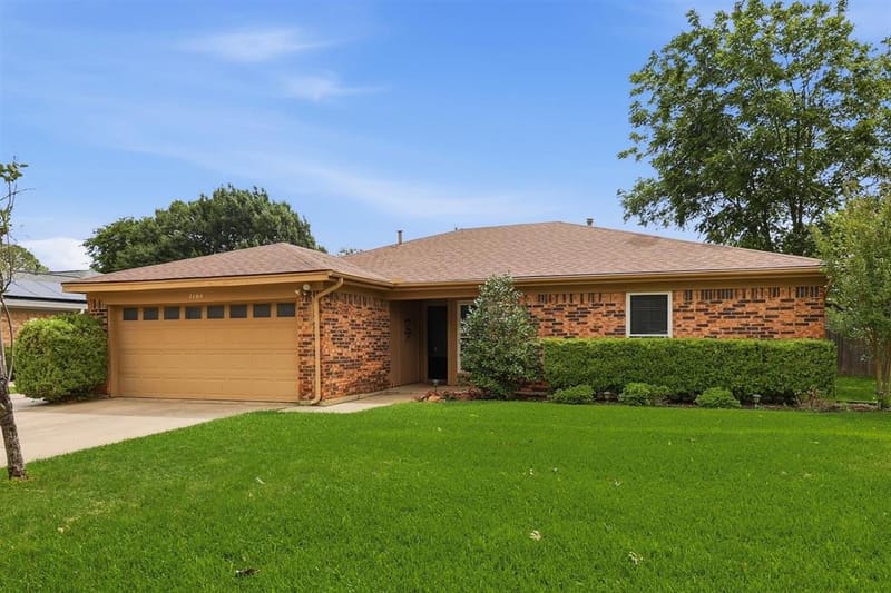 1104 Monterrey Street, Bedford TX 76022
