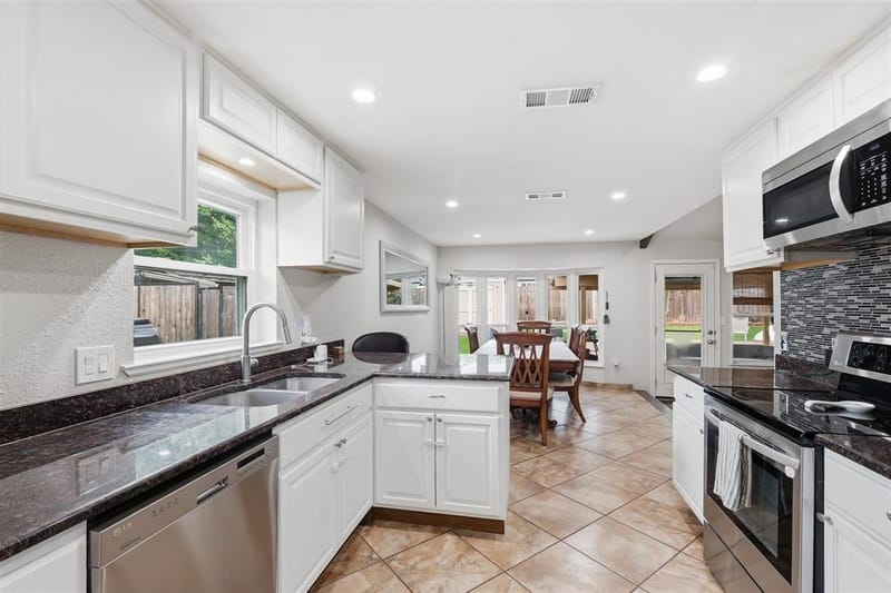 1104 Monterrey Street, Bedford TX 76022 - Photo 20