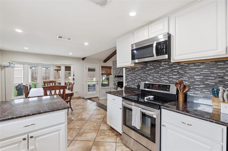 1104 Monterrey Street, Bedford TX 76022 - Photo 19