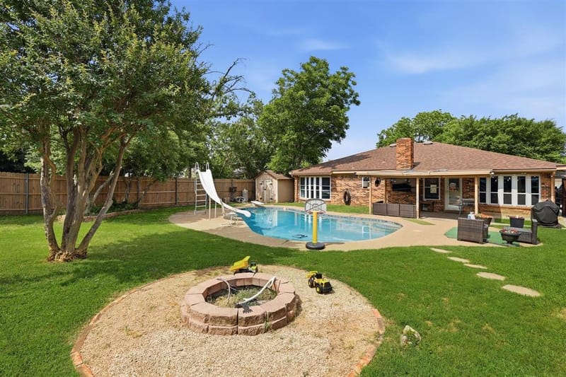 1104 Monterrey Street, Bedford TX 76022 - Photo 39