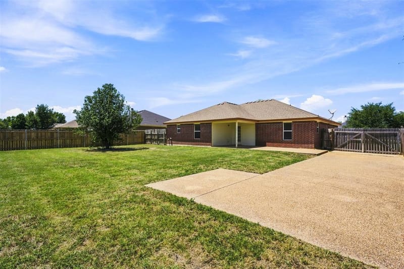 4300 Larry Don Lane, Waco TX 76708 - Photo 2