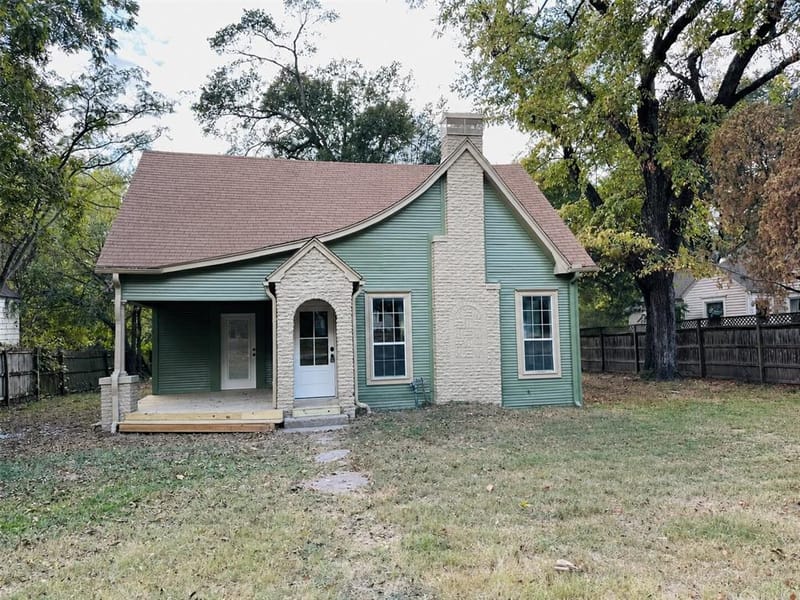 111 Pecan Street, Terrell TX 75160