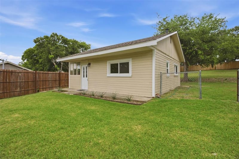 2264 Fritz Allen Street, Sansom Park TX 76114 - Photo 4