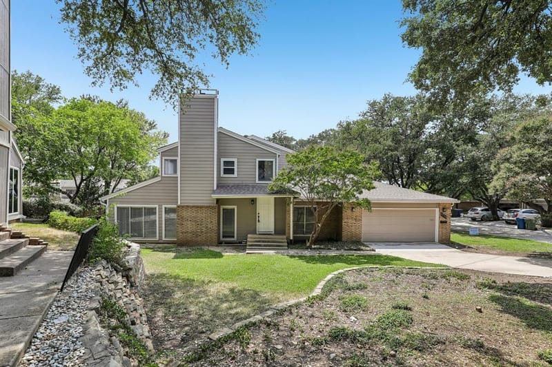 2712 Meadowstone Court, Carrollton TX 75006 - Photo 3